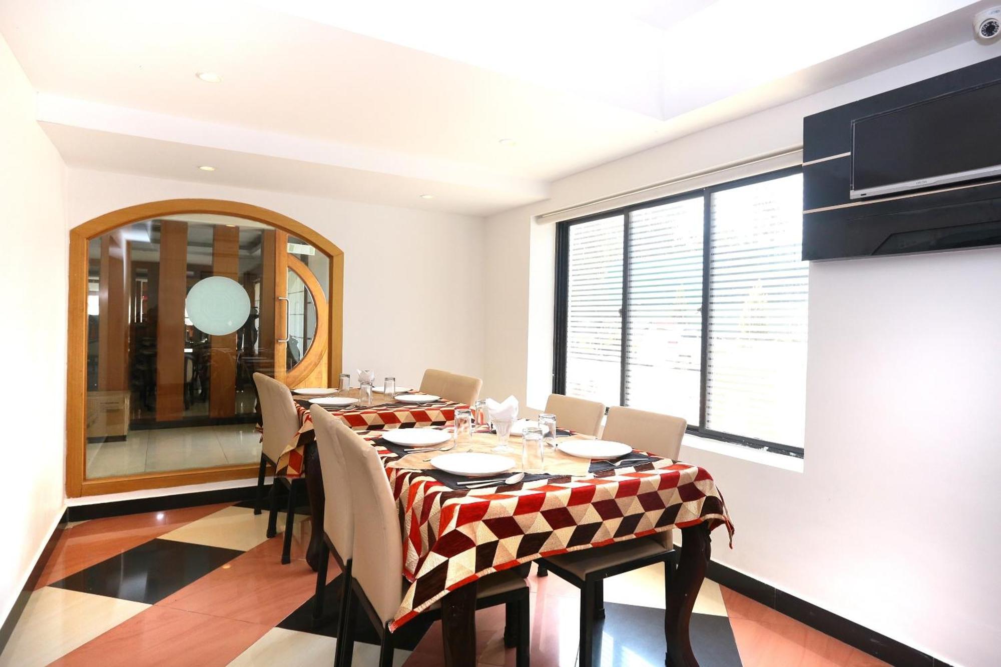 Super Townhouse Dona Castle Hotel Kollam Kültér fotó