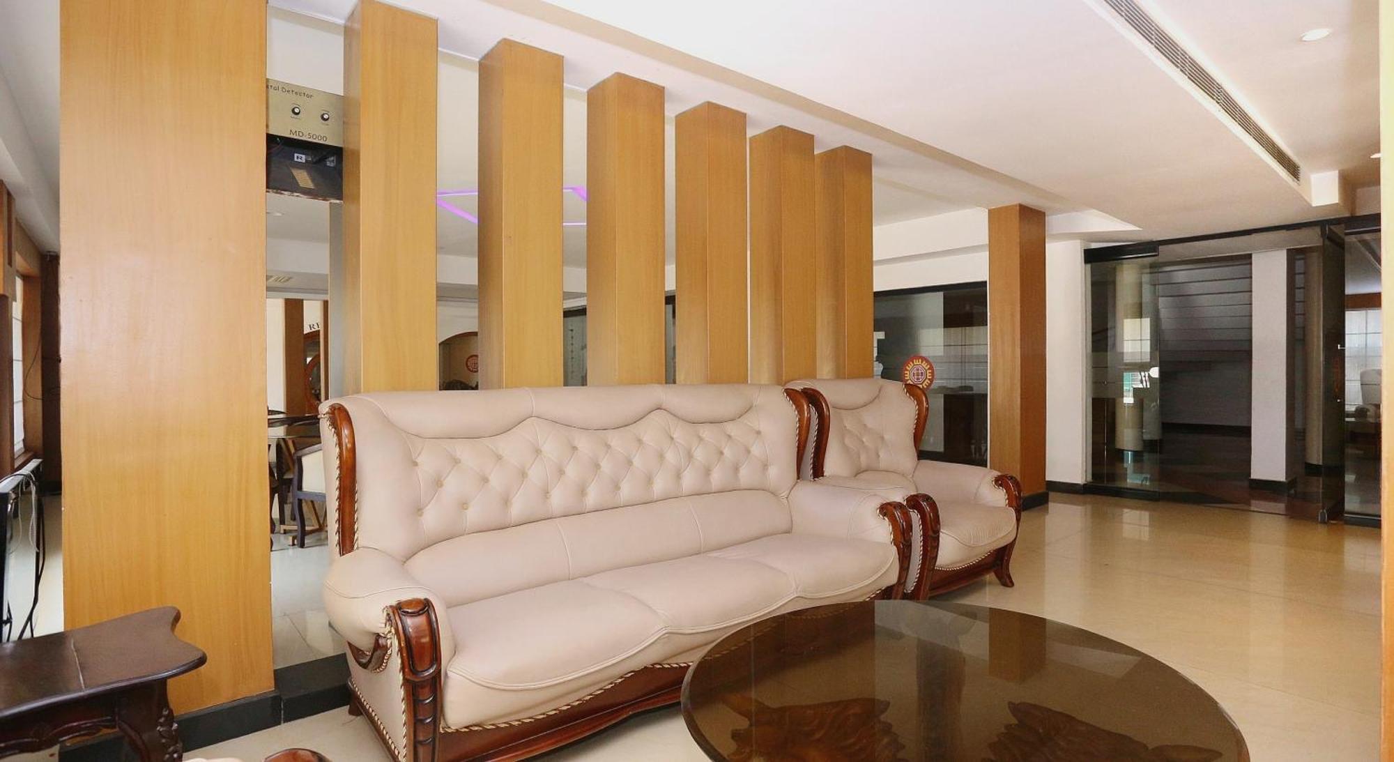 Super Townhouse Dona Castle Hotel Kollam Kültér fotó