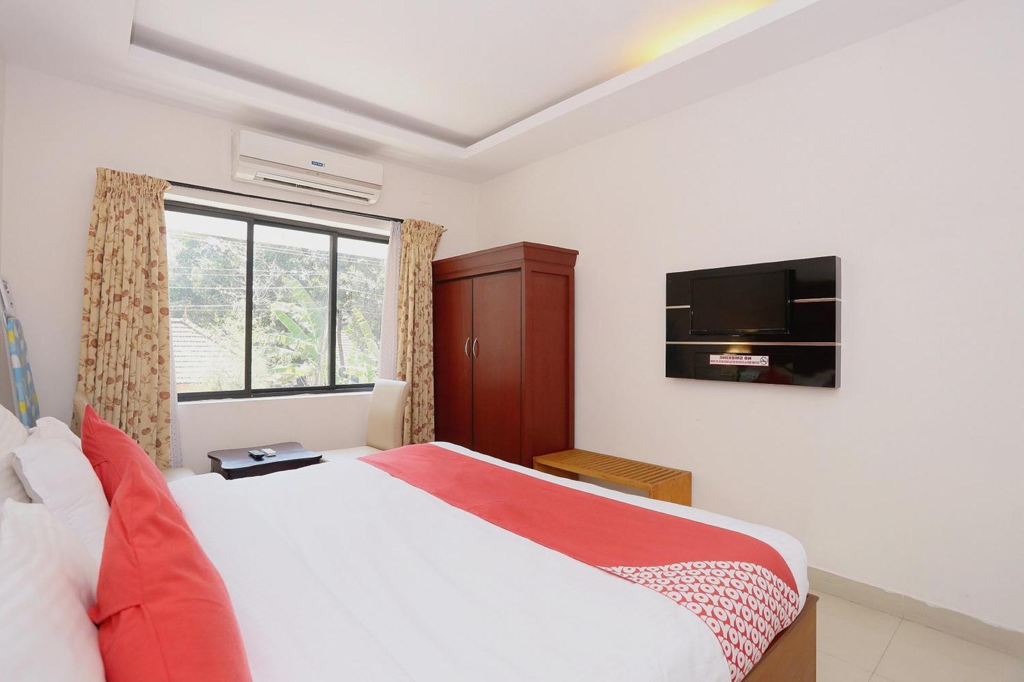 Super Townhouse Dona Castle Hotel Kollam Kültér fotó