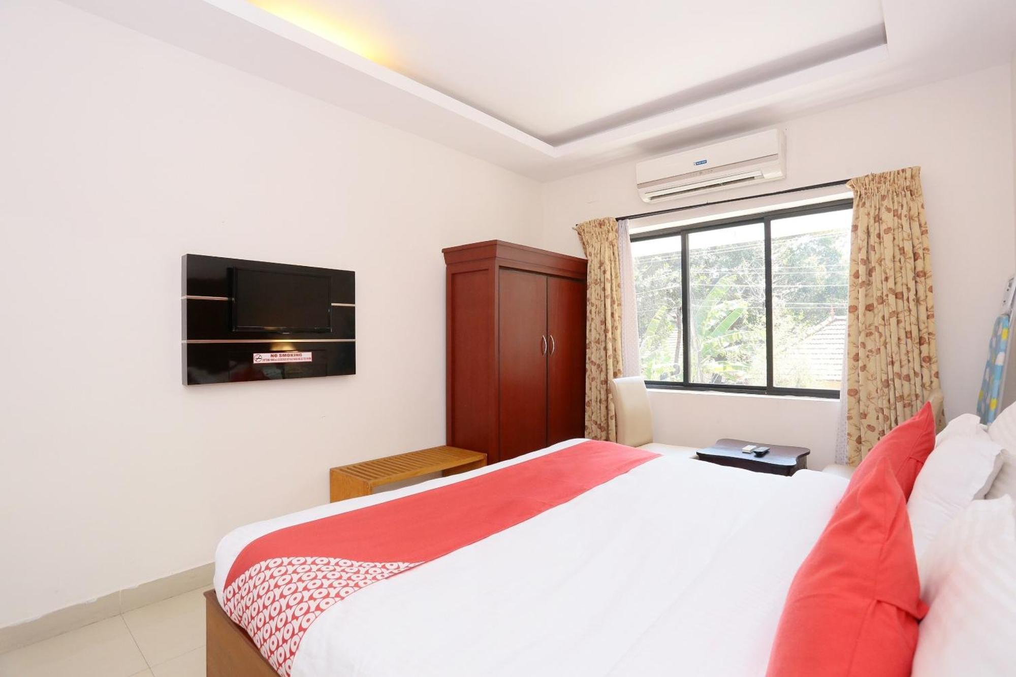 Super Townhouse Dona Castle Hotel Kollam Kültér fotó