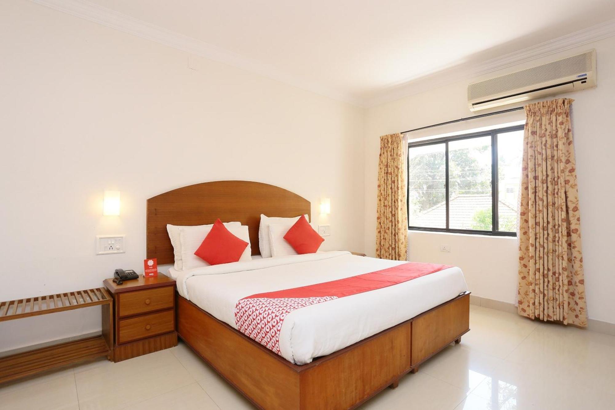 Super Townhouse Dona Castle Hotel Kollam Kültér fotó