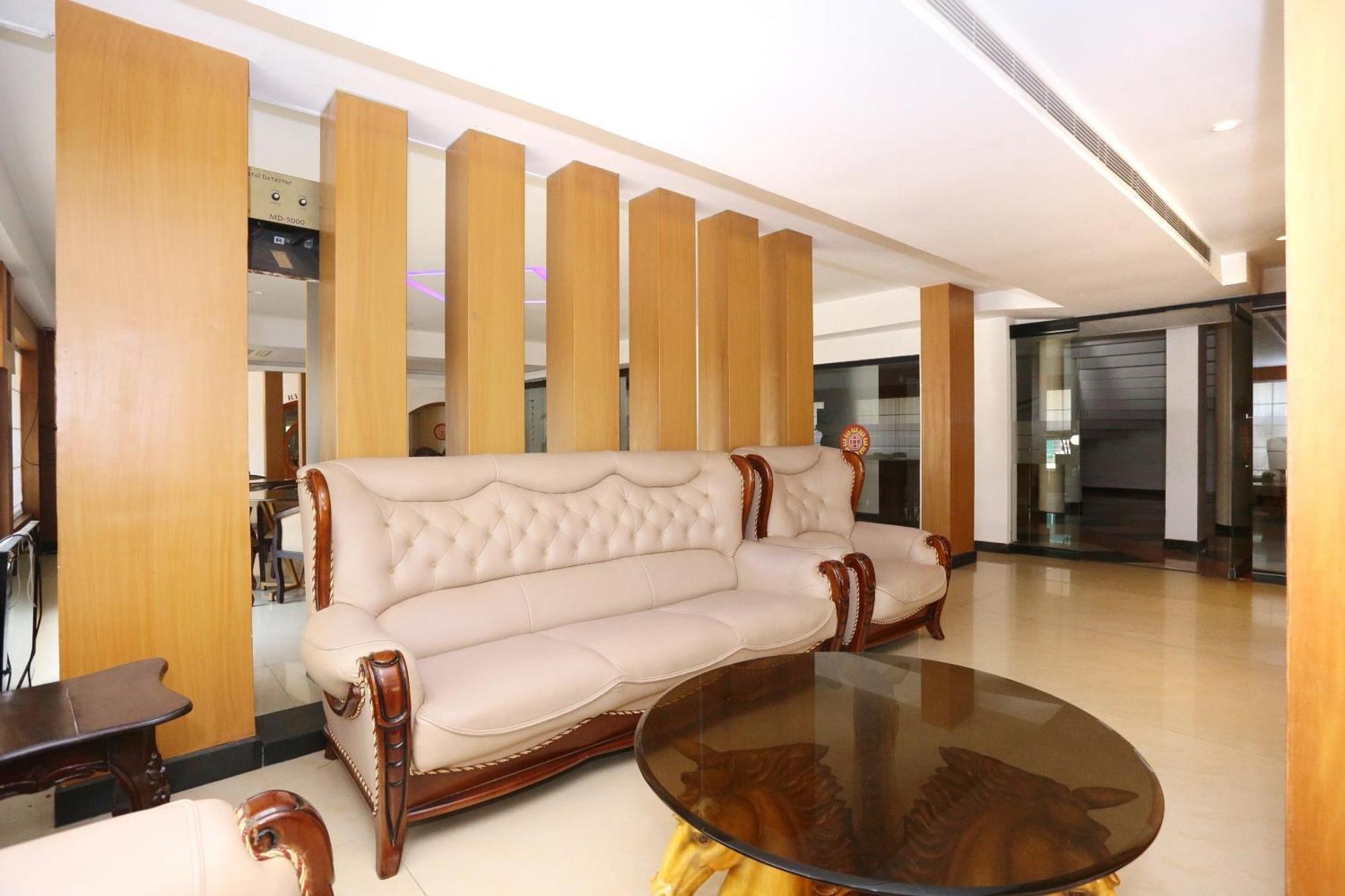 Super Townhouse Dona Castle Hotel Kollam Kültér fotó