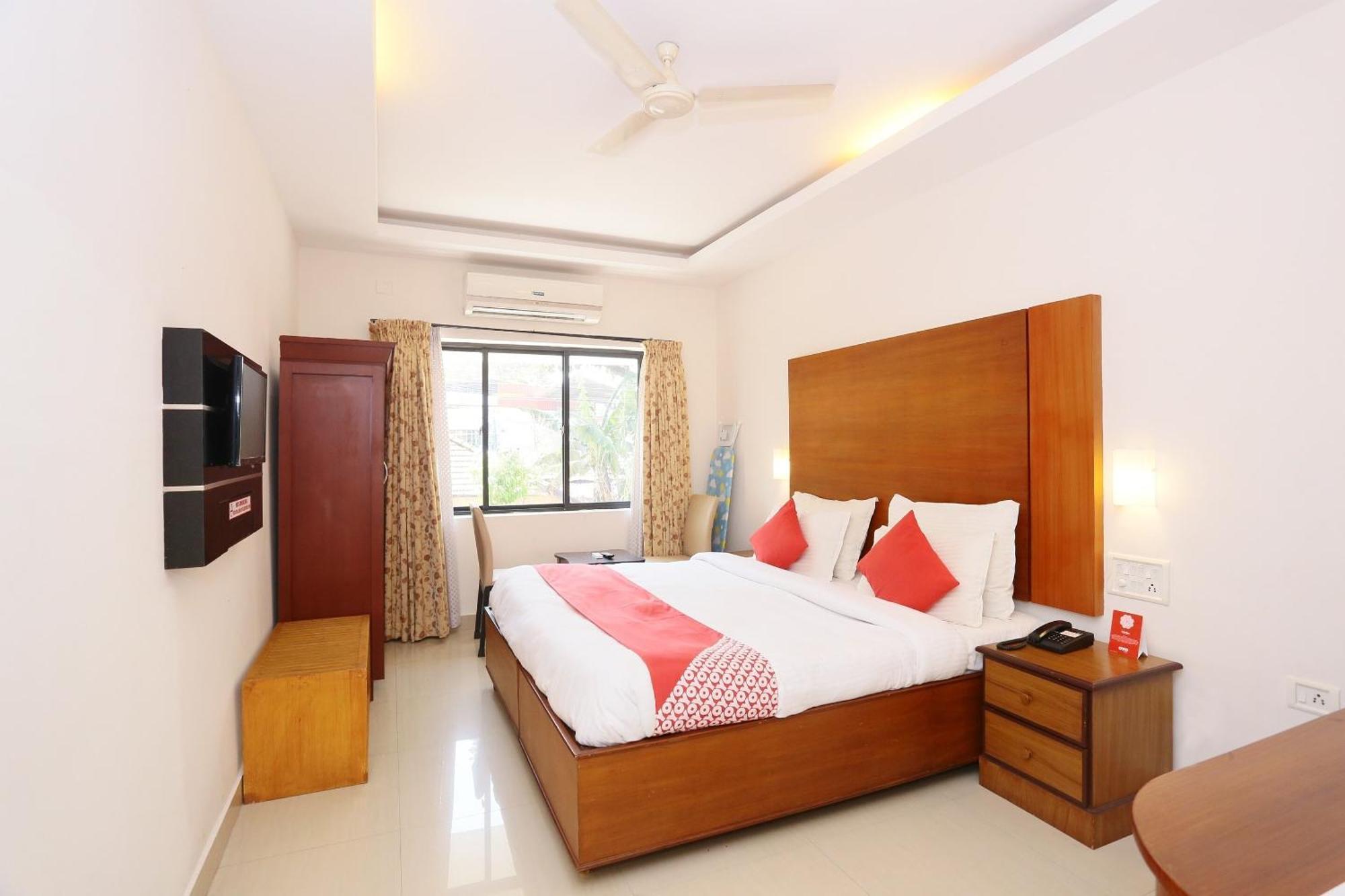 Super Townhouse Dona Castle Hotel Kollam Kültér fotó