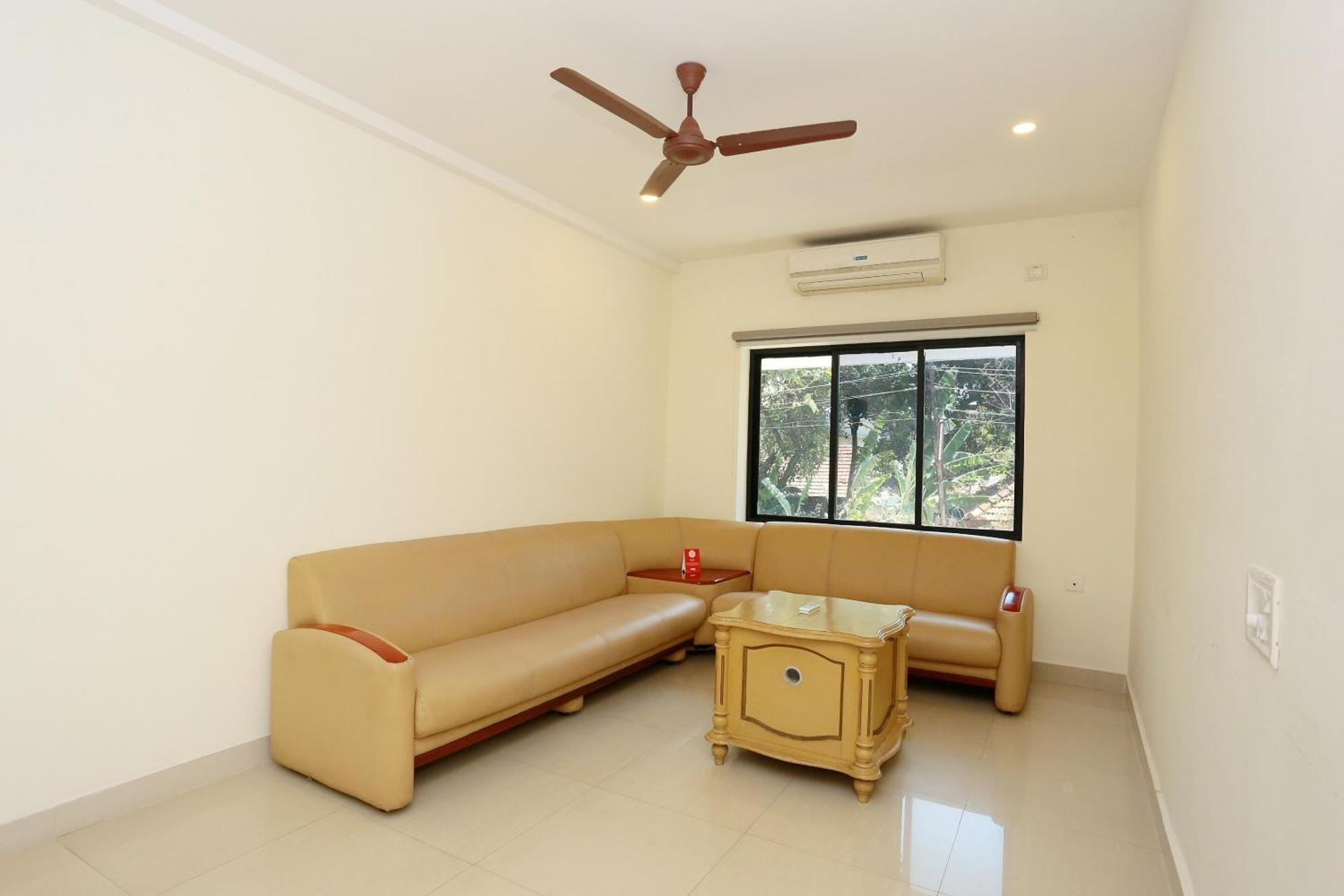 Super Townhouse Dona Castle Hotel Kollam Kültér fotó