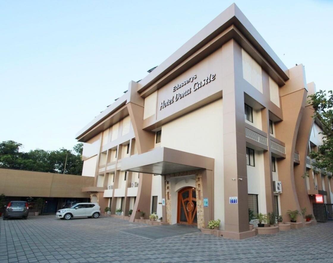 Super Townhouse Dona Castle Hotel Kollam Kültér fotó