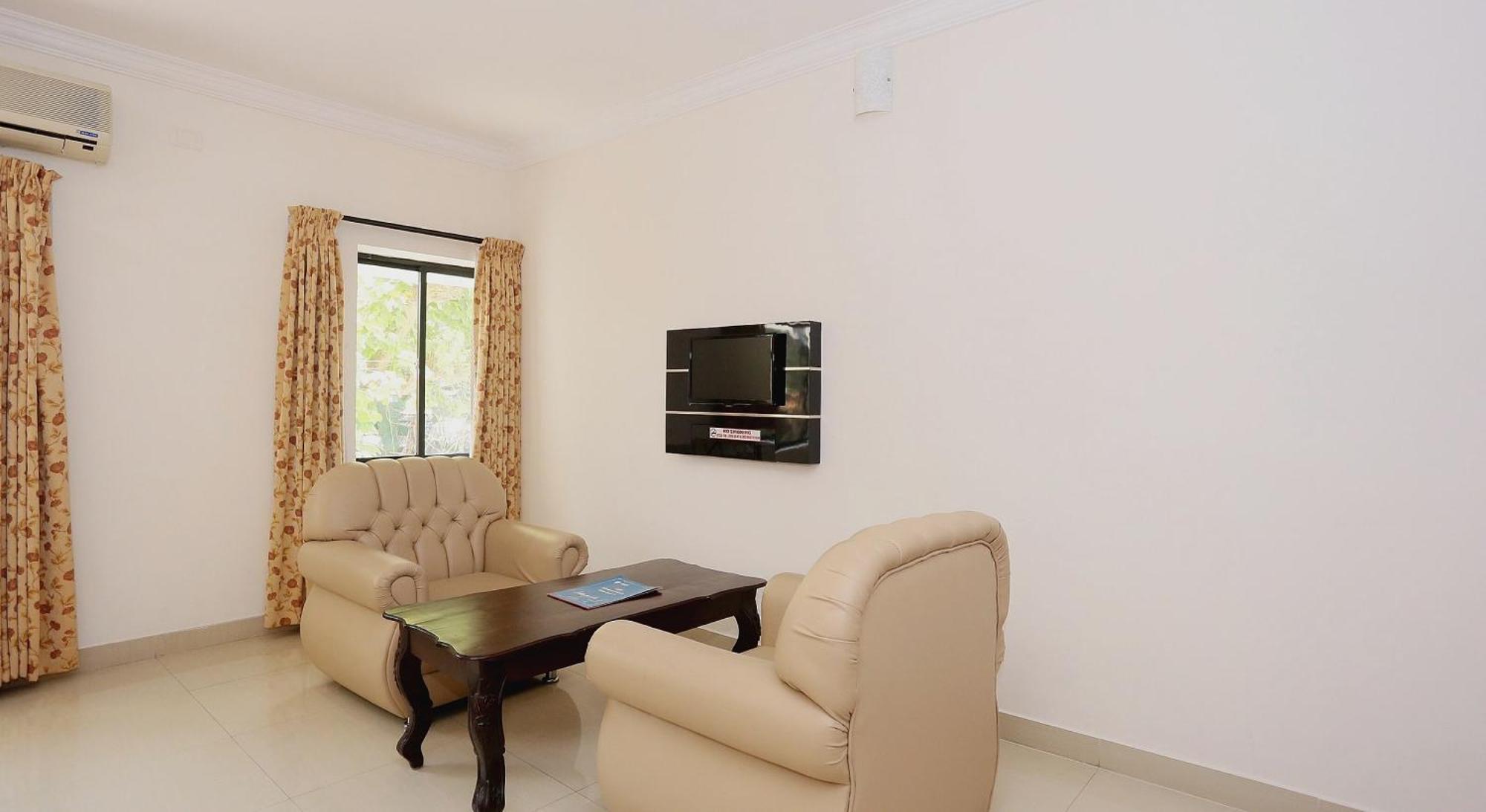 Super Townhouse Dona Castle Hotel Kollam Kültér fotó