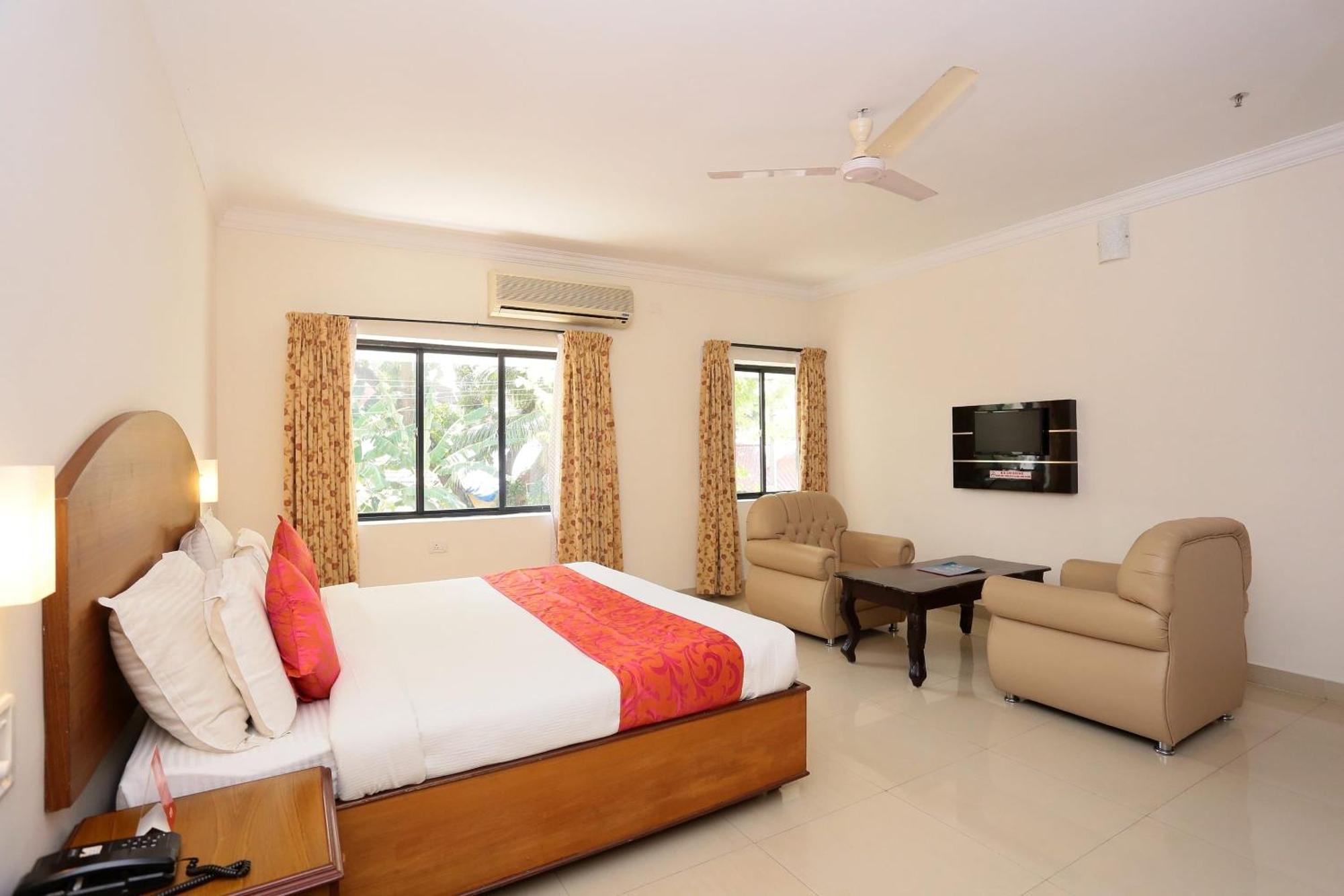 Super Townhouse Dona Castle Hotel Kollam Kültér fotó