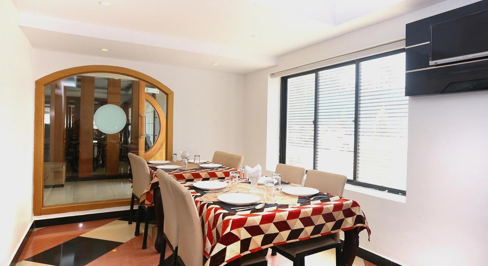 Super Townhouse Dona Castle Hotel Kollam Kültér fotó